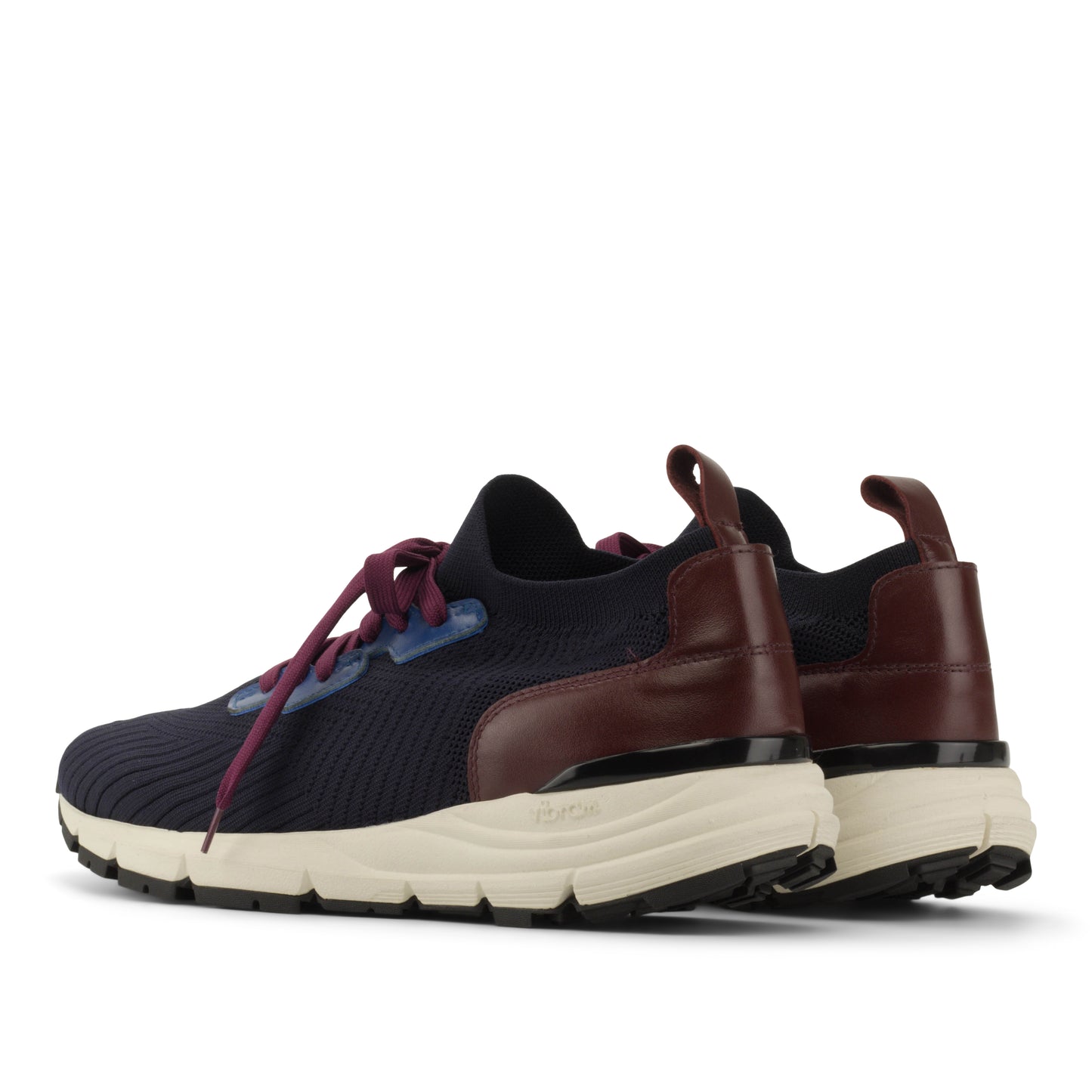 Knit trainer
