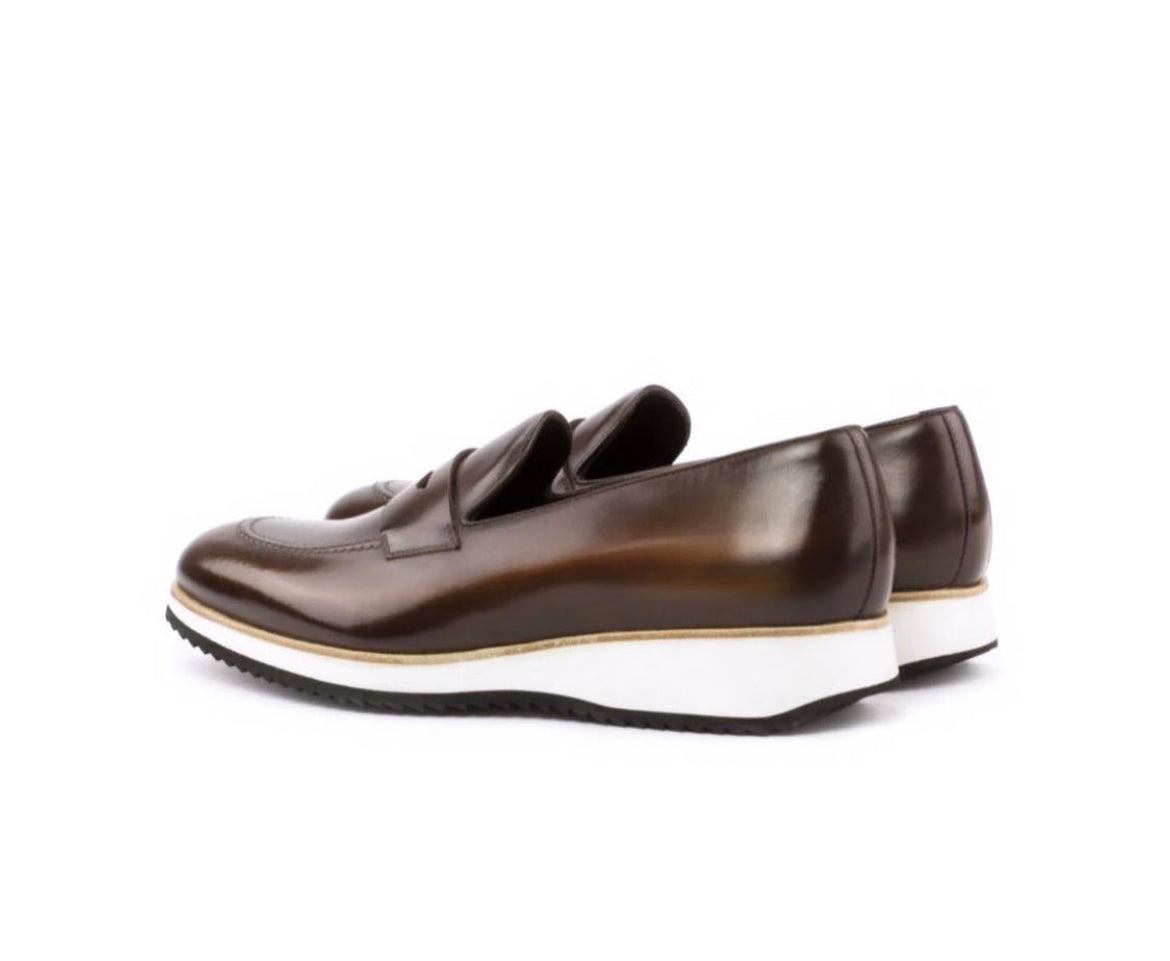 Casual loafer.
