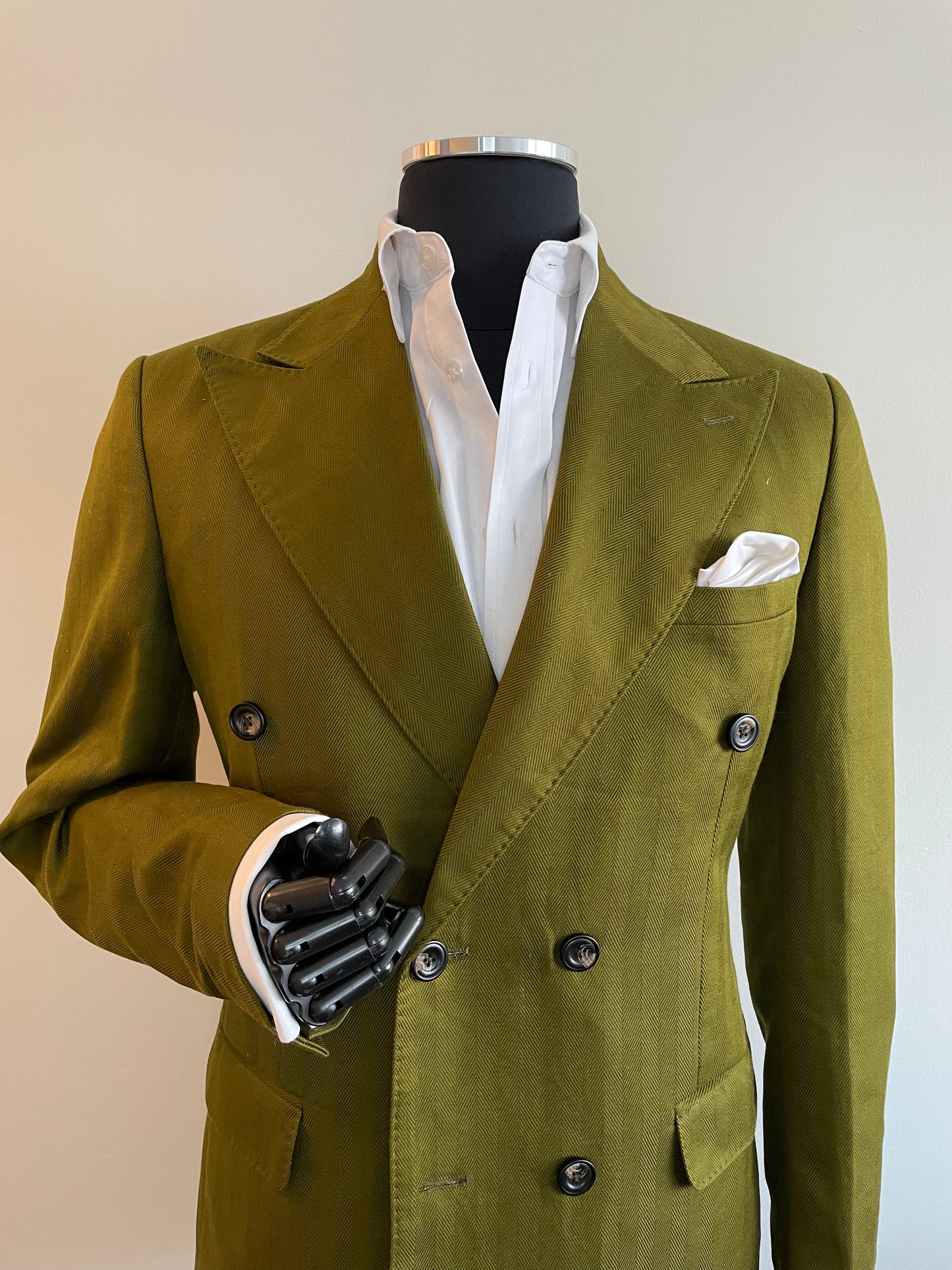 Cedron Collection Hand-Crafted Bespoke Suit.